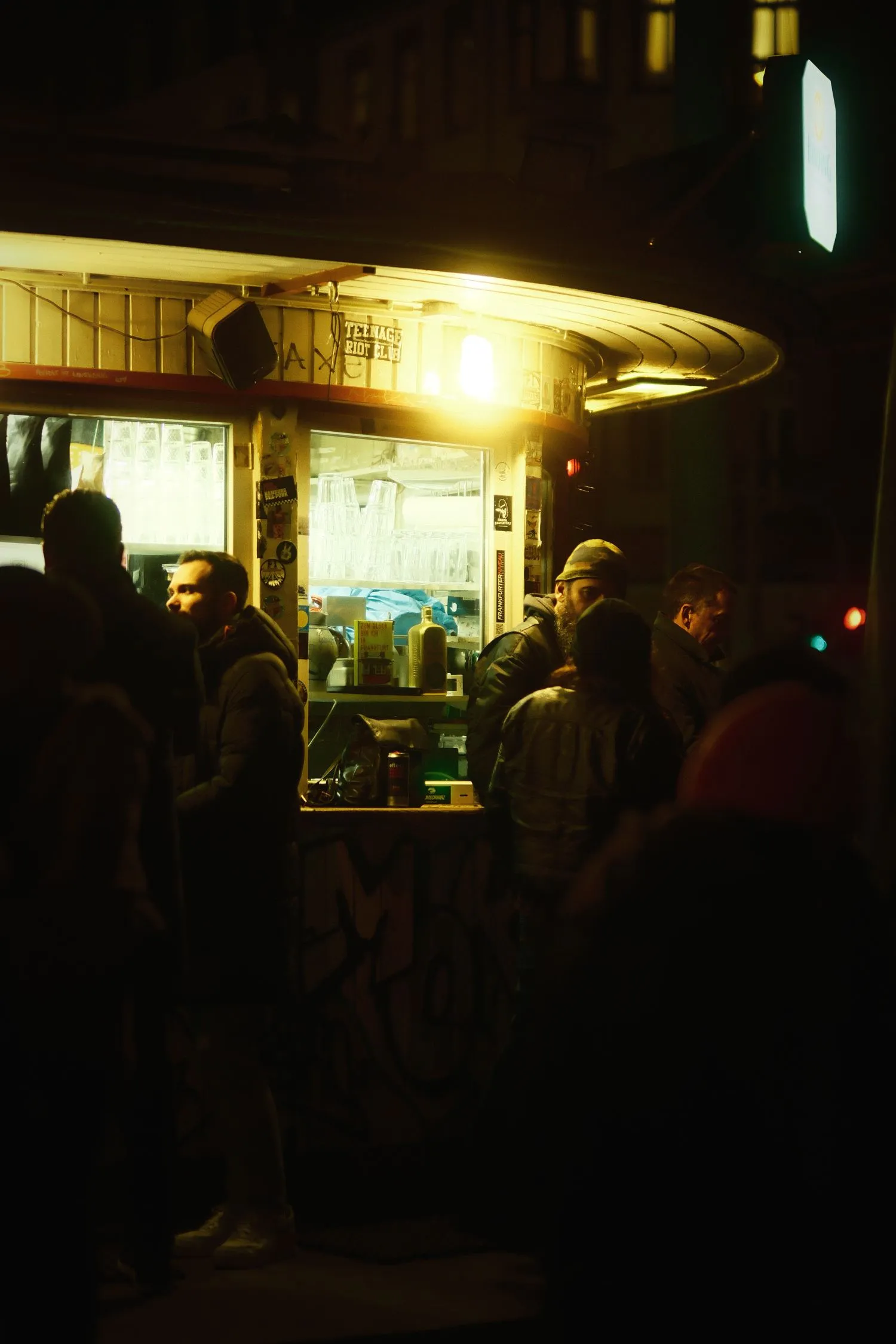 https://toh.photography/media/pages/blog/kiosk-kultur-in-frankfurt-am-main/8f6fe34c2d-1776854870/dscf4837.webp