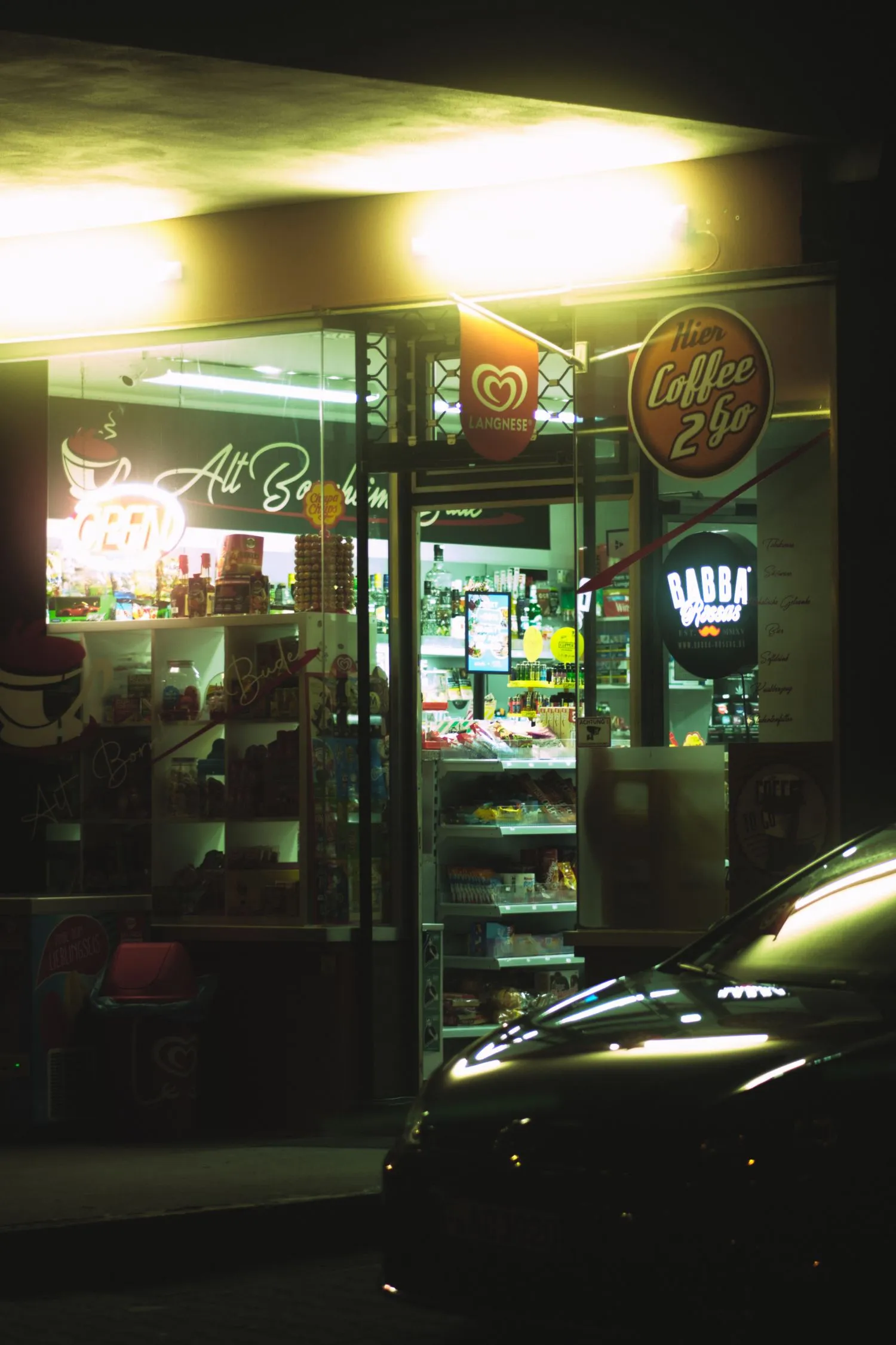 https://toh.photography/media/pages/blog/kiosk-kultur-in-frankfurt-am-main/97cb99f825-1776854870/dscf3244.webp