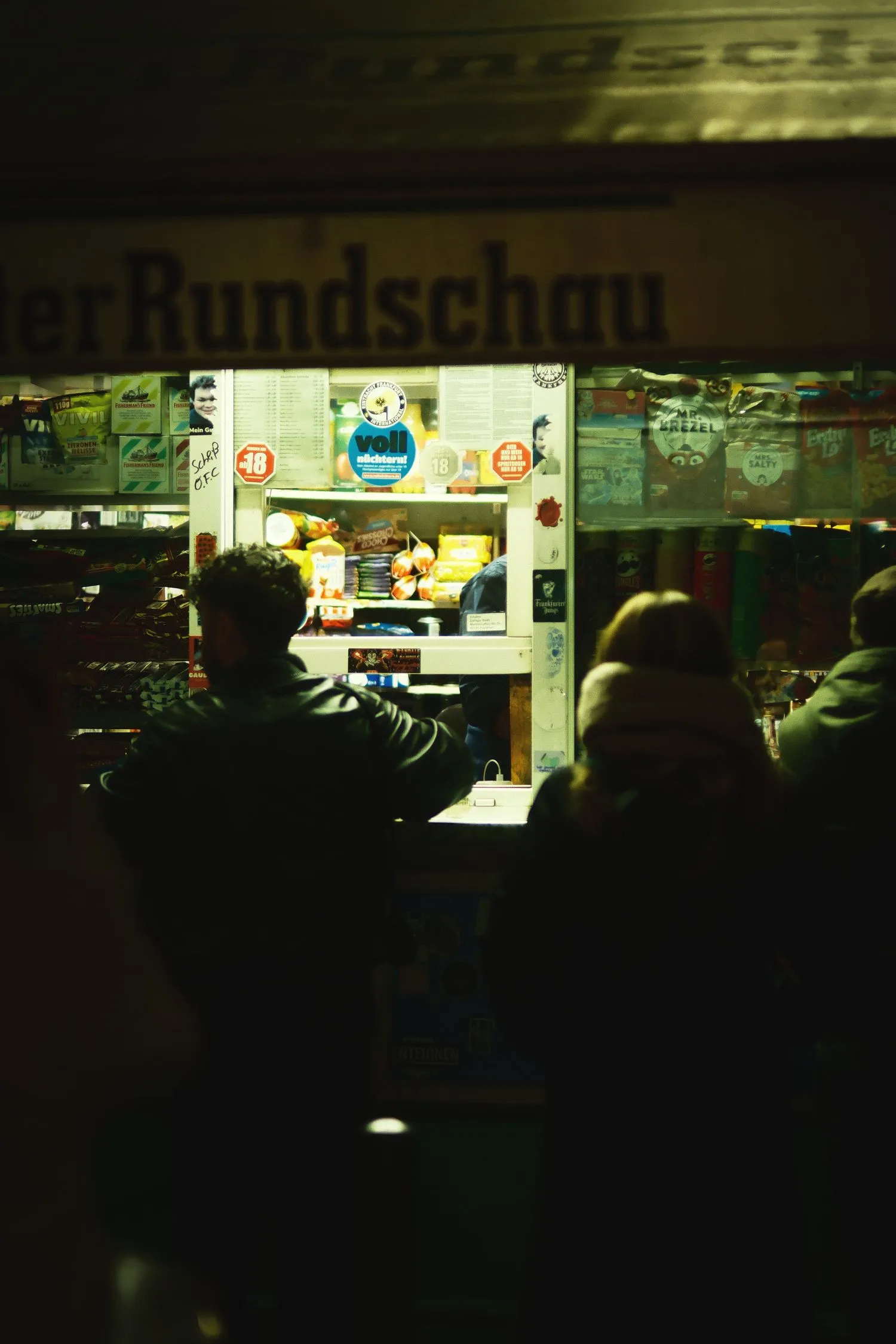 https://toh.photography/media/pages/blog/kiosk-kultur-in-frankfurt-am-main/9e06e46bb1-1776854870/dscf4841.webp