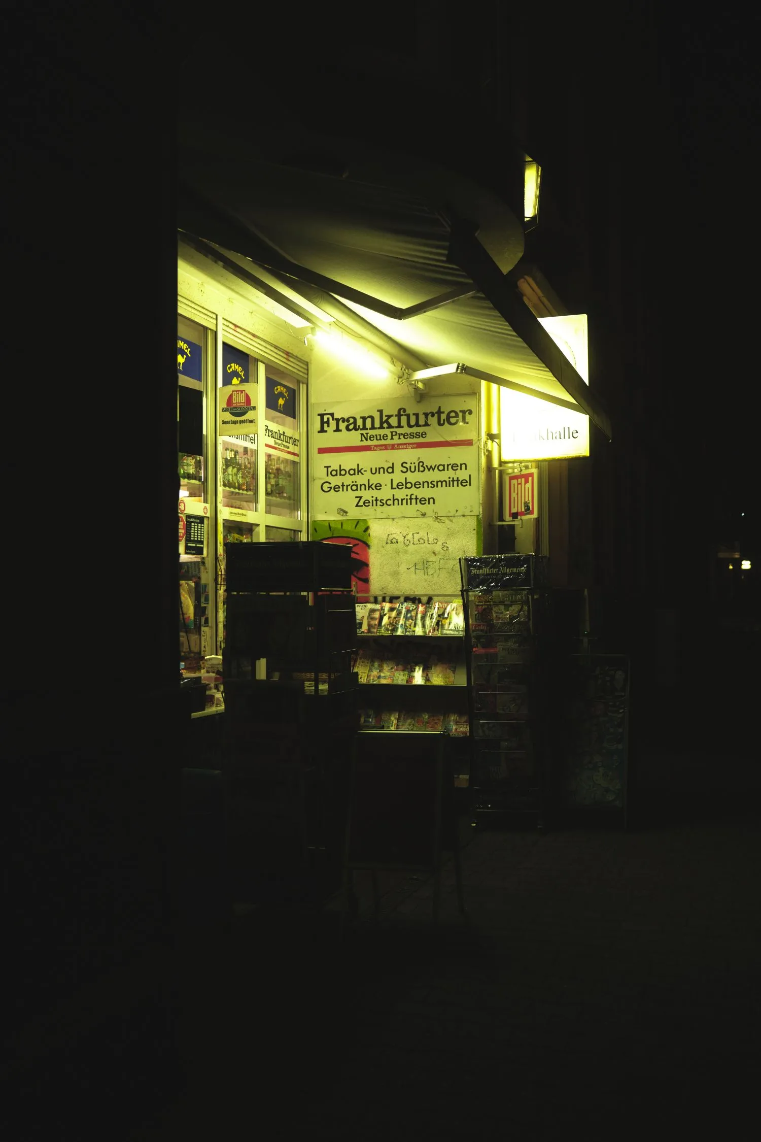https://toh.photography/media/pages/blog/kiosk-kultur-in-frankfurt-am-main/feeabef918-1776854869/dscf1733.webp