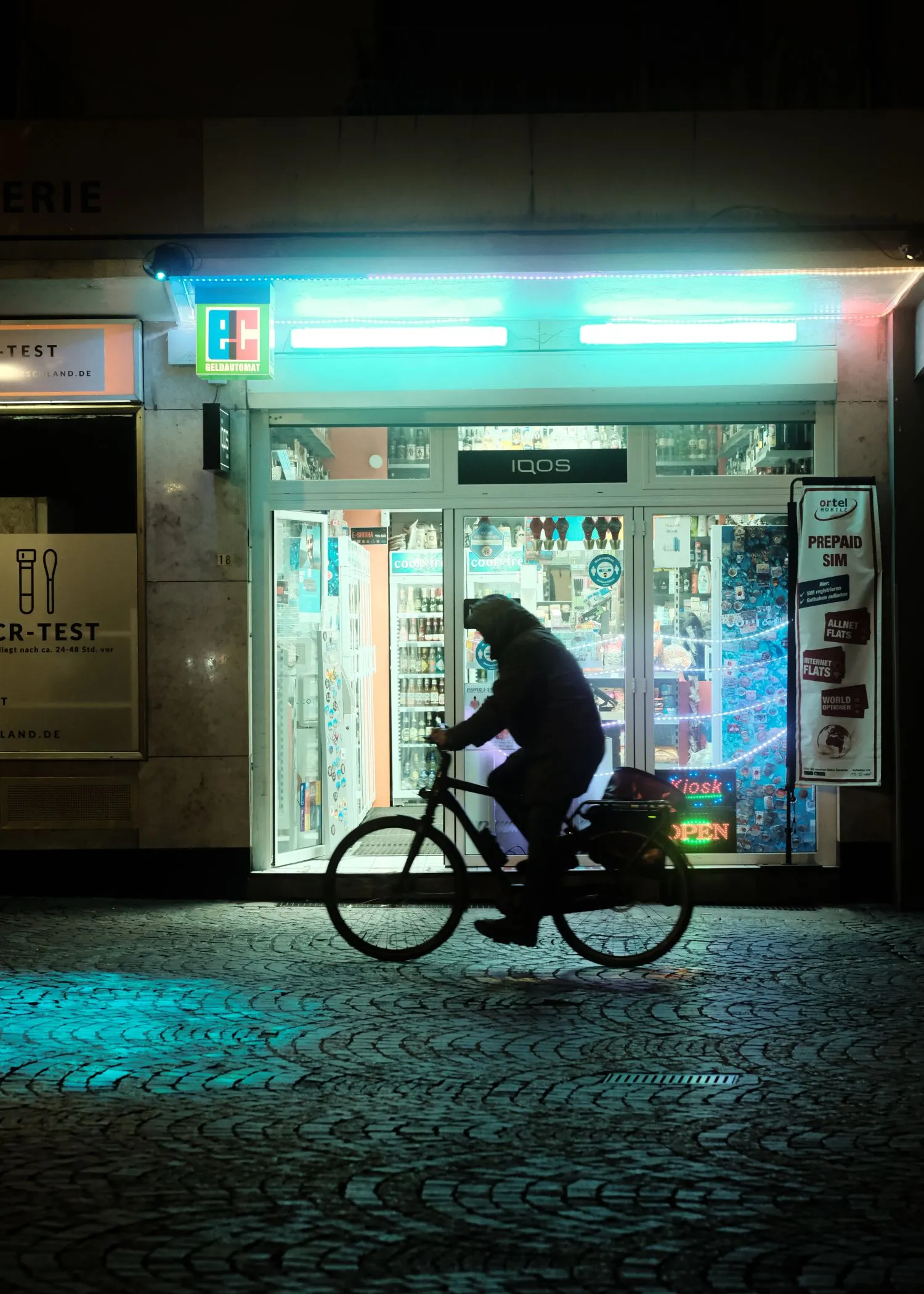 https://toh.photography/media/pages/nft/streets-without-a-name/7743e4dece-1776854883/dscf2329.webp
