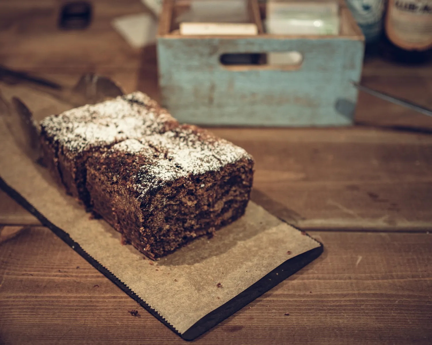 https://toh.photography/media/pages/portfolio/auf-einen-moment-im-bunca-cafe/a7cff62c6d-1776854834/p4120495.webp