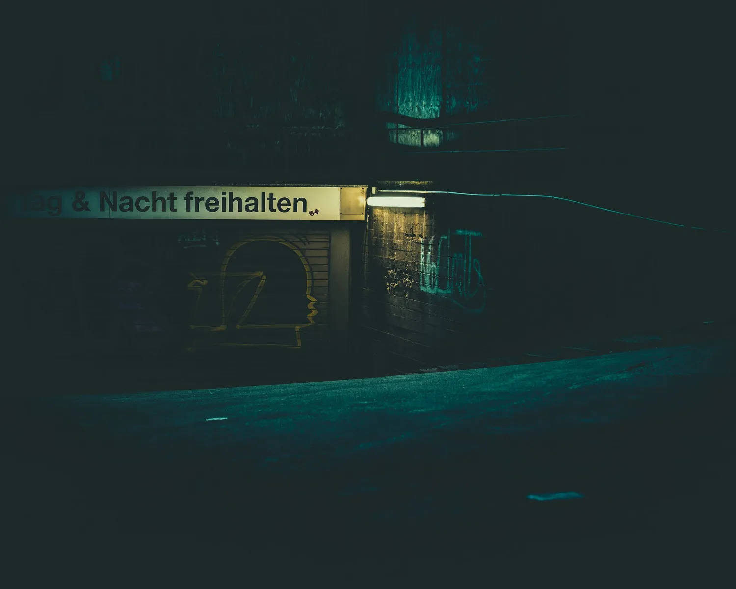 https://toh.photography/media/pages/portfolio/frankfurt-at-night/020d8a610e-1776854845/frankfurt-at-night019.webp