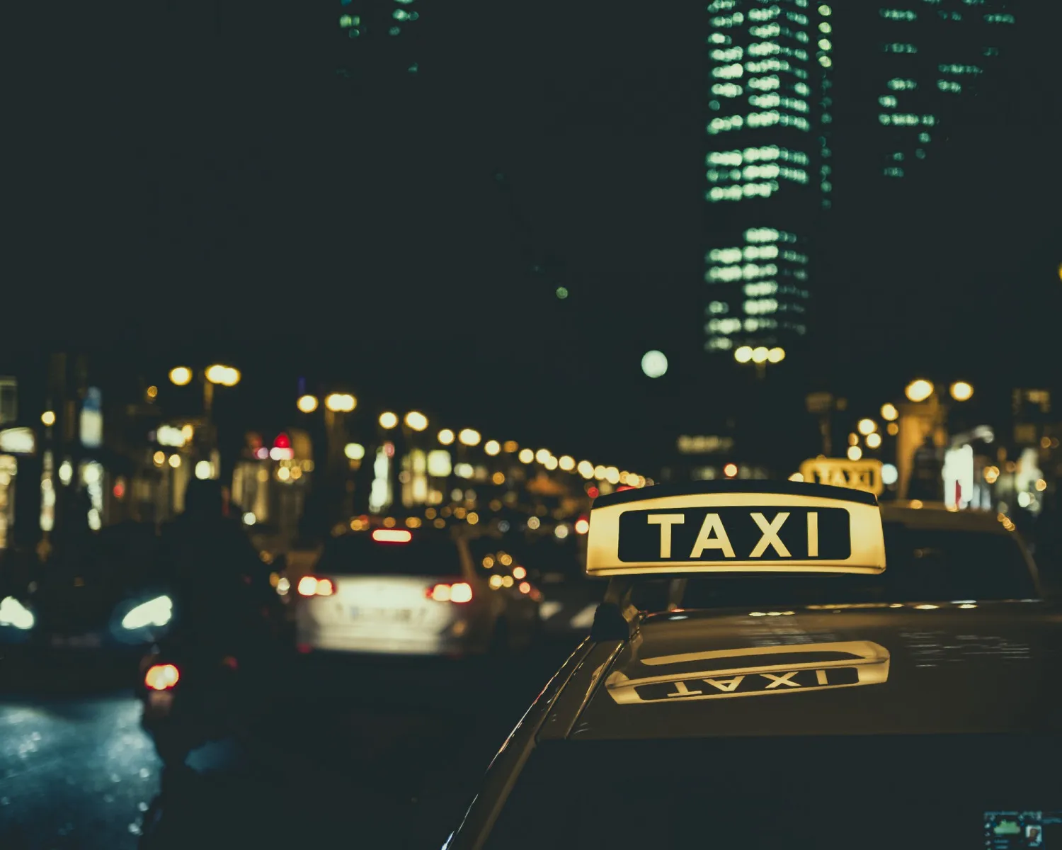 https://toh.photography/media/pages/portfolio/frankfurt-at-night/3386f958a1-1776854843/frankfurt-at-night004.webp