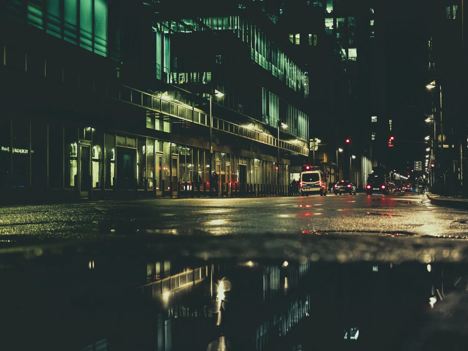 https://toh.photography/media/pages/portfolio/frankfurt-at-night/79014808b4-1776854843/frankfurt-at-night001.webp