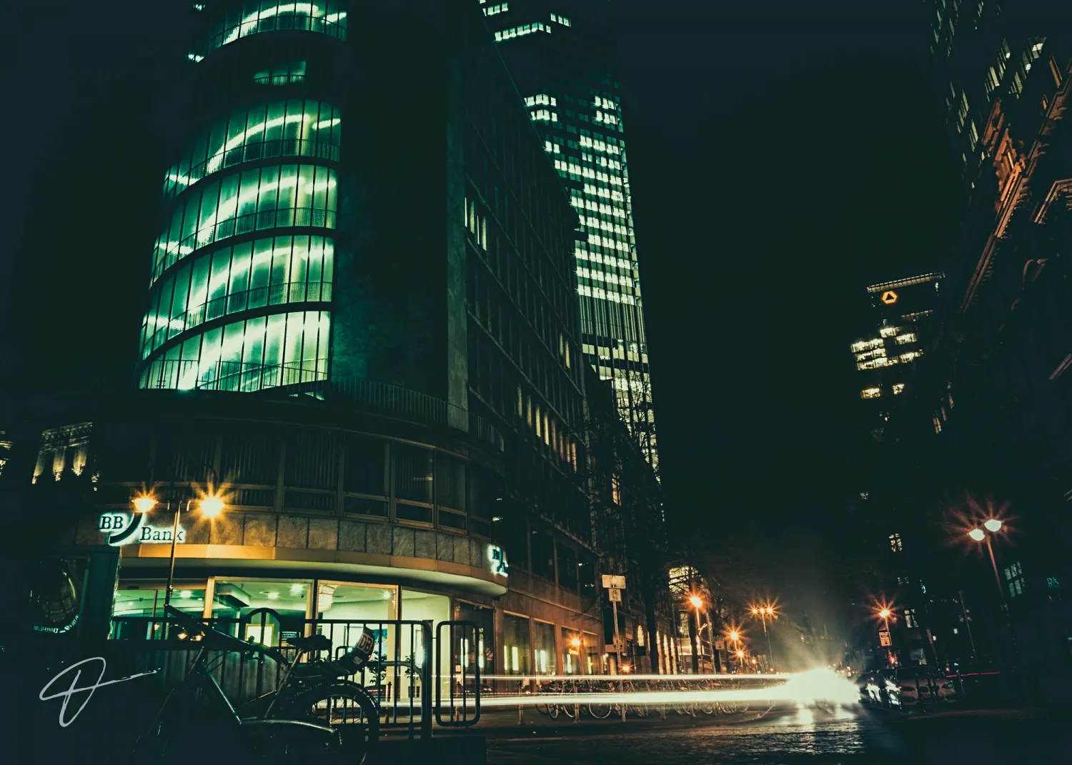 https://toh.photography/media/pages/portfolio/frankfurt-at-night/8205898123-1776854844/frankfurt-at-night010.webp