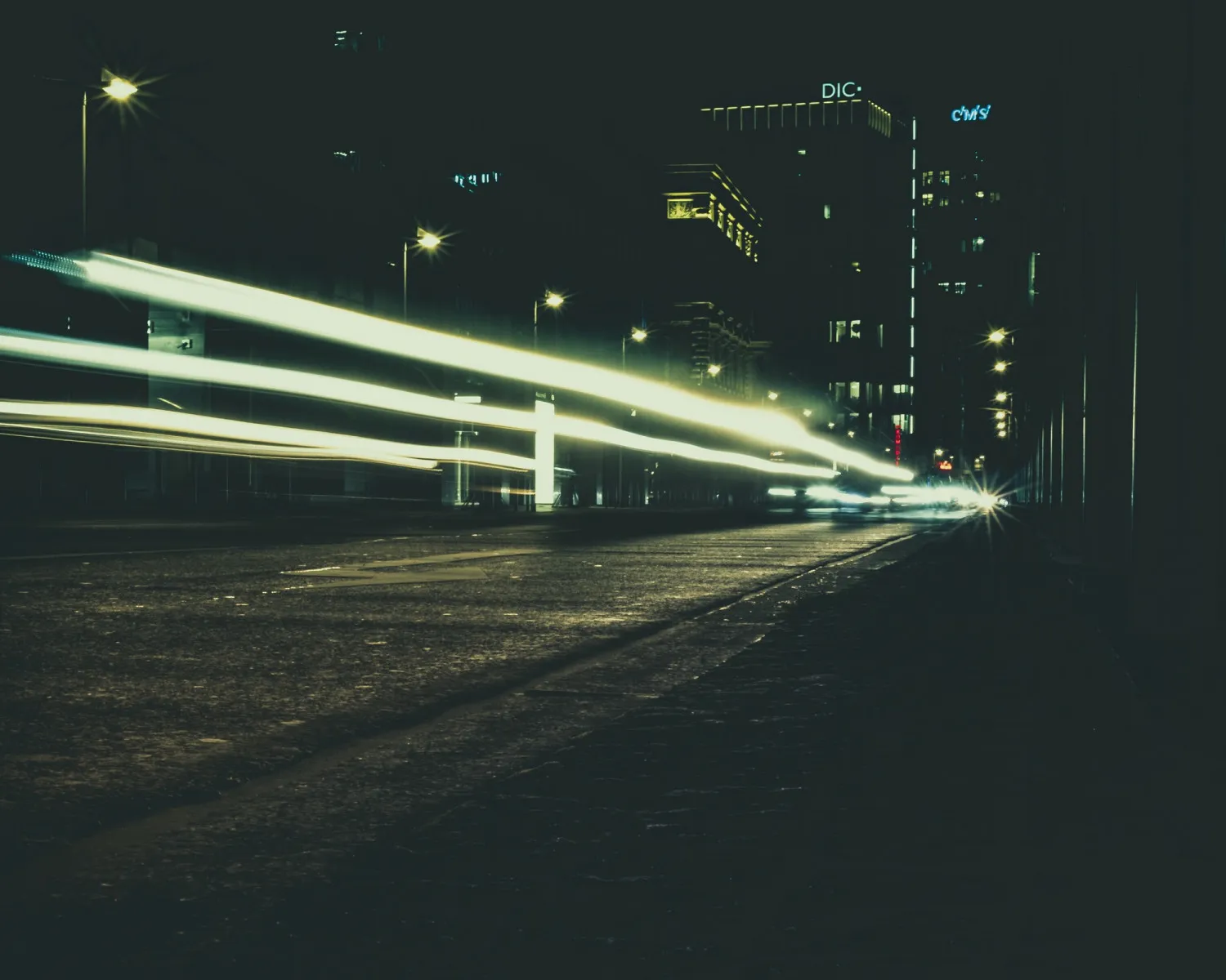 https://toh.photography/media/pages/portfolio/frankfurt-at-night/e00a5ed287-1776854844/frankfurt-at-night006.webp