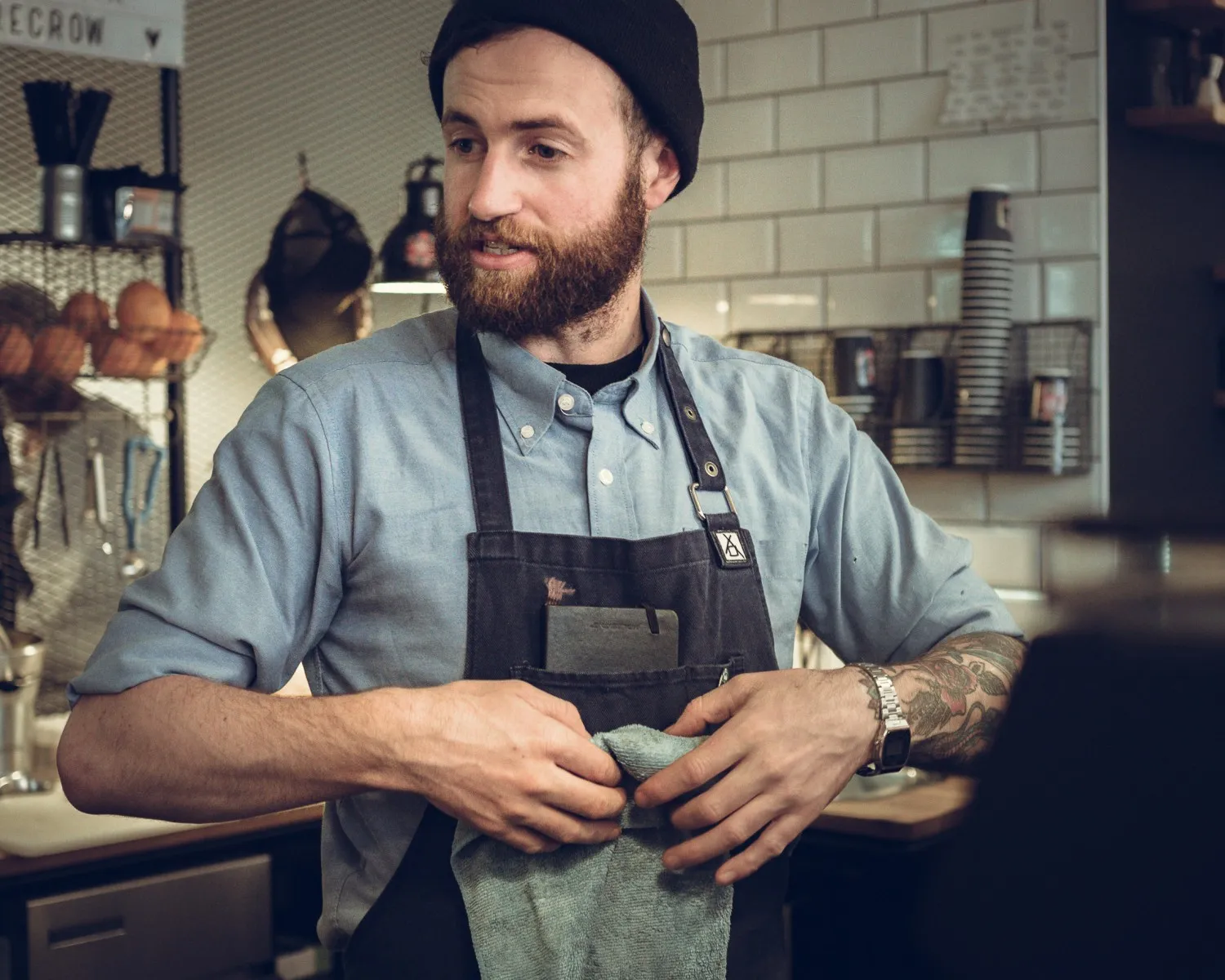 https://toh.photography/media/pages/portfolio/roasters-tussle-mit-the-barn-in-der-holy-cross-brewing-society/71208e0274-1776854832/pb251107.webp