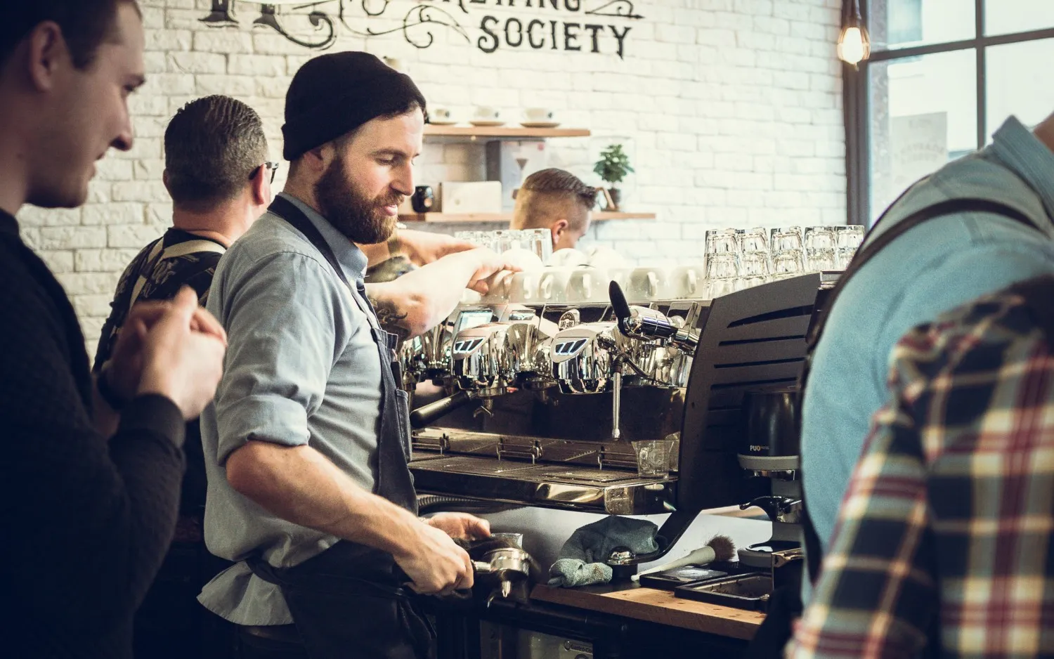 Cover picture of project Roasters Tussle mit the Barn in der Holy Cross Brewing Society