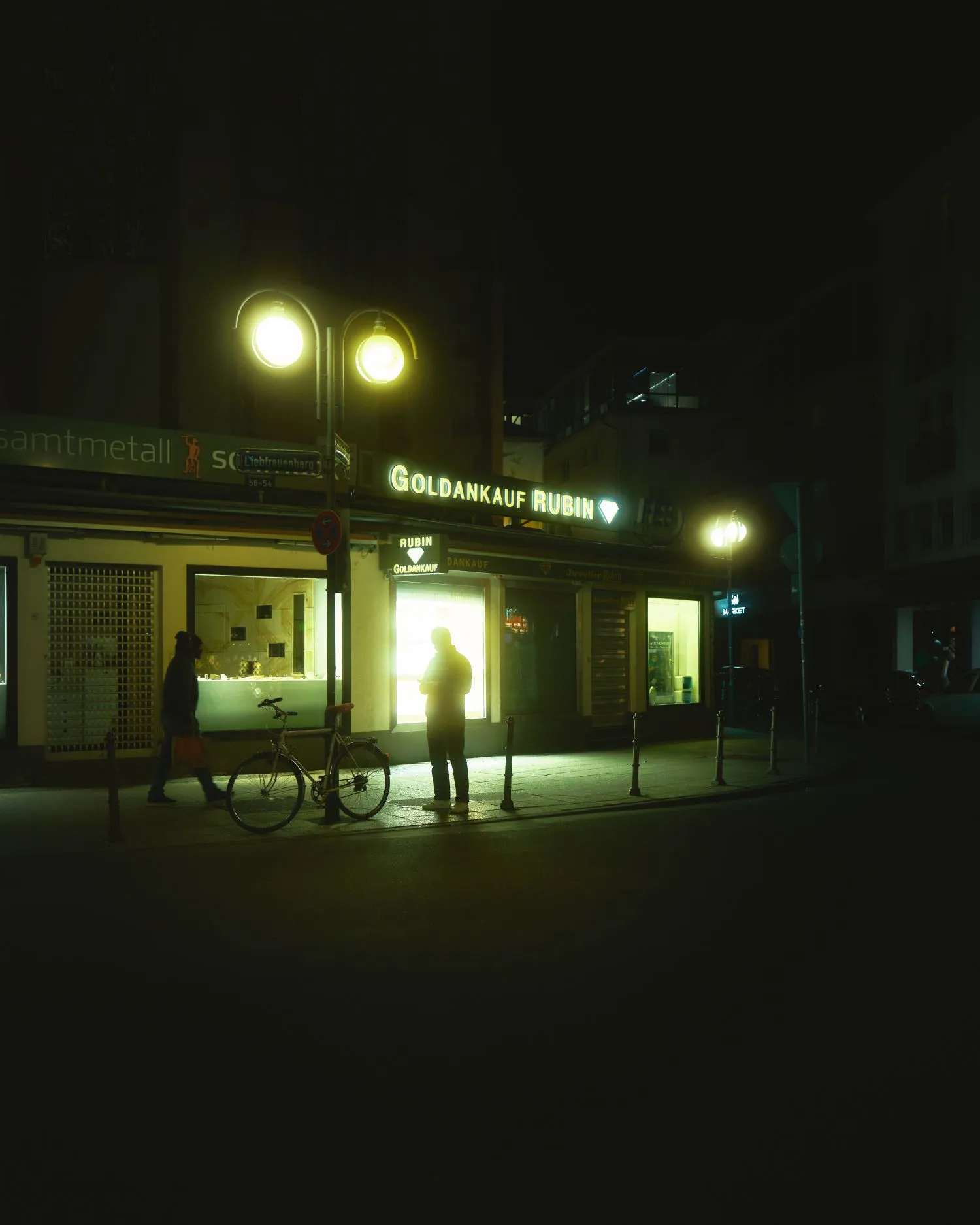 Urban nocturnes - Street Photography Workshop - Meistere das Licht, wenn die Stadt zur Ruhe kommt - Photo dscf5251.webp